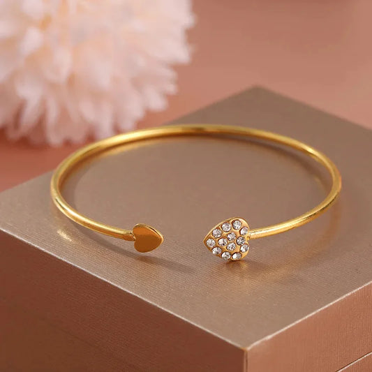 Offrez la Brillance, Portez la Royauté - CI